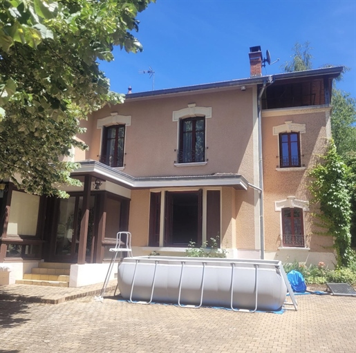 Maison 10 pièces 245 m² · à Cours-la-Ville · 245 m² · 499 000 €