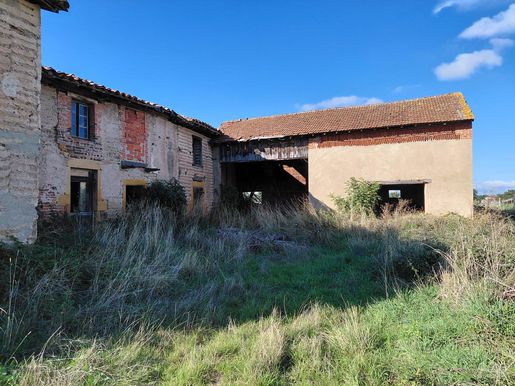Maison, terrain 1359 m² · Melay (Saône-et-Loire) · 39 000 €