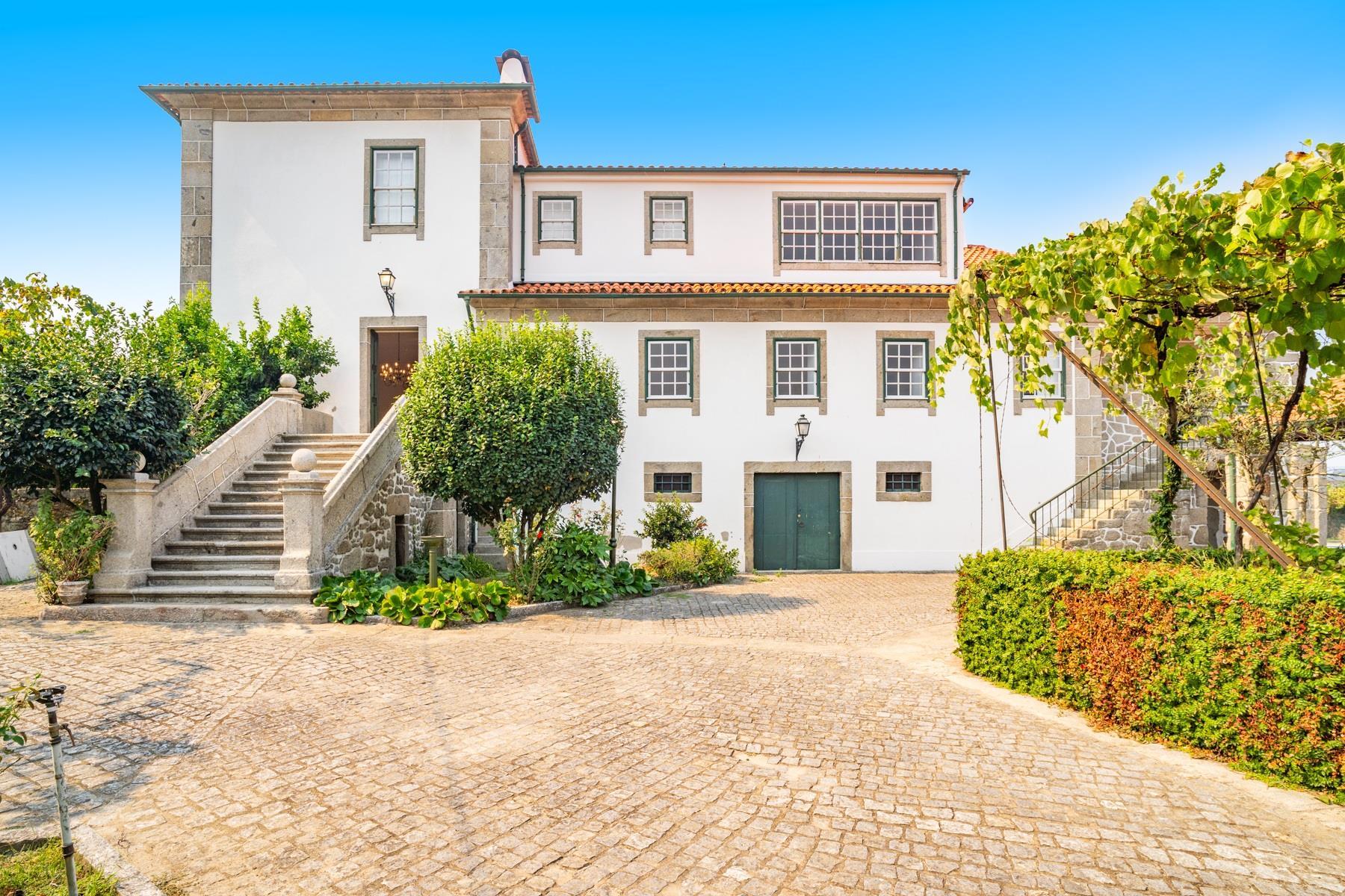 10-bedroom Centenary Farm in Amares, Braga