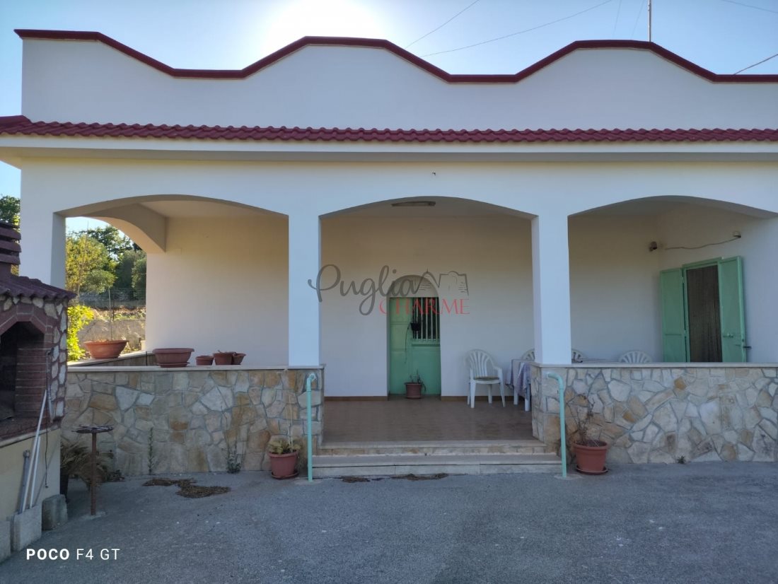 Beautiful villa with trullo for sale