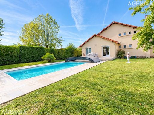 Maison 6 pièces 120 m² · à Ozoir-la-Ferrière · 120 m² · 530 000 €