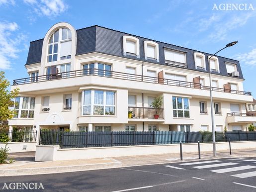 Maison 27 m² · à Pontault-Combault · 27 m² · 130 000 €