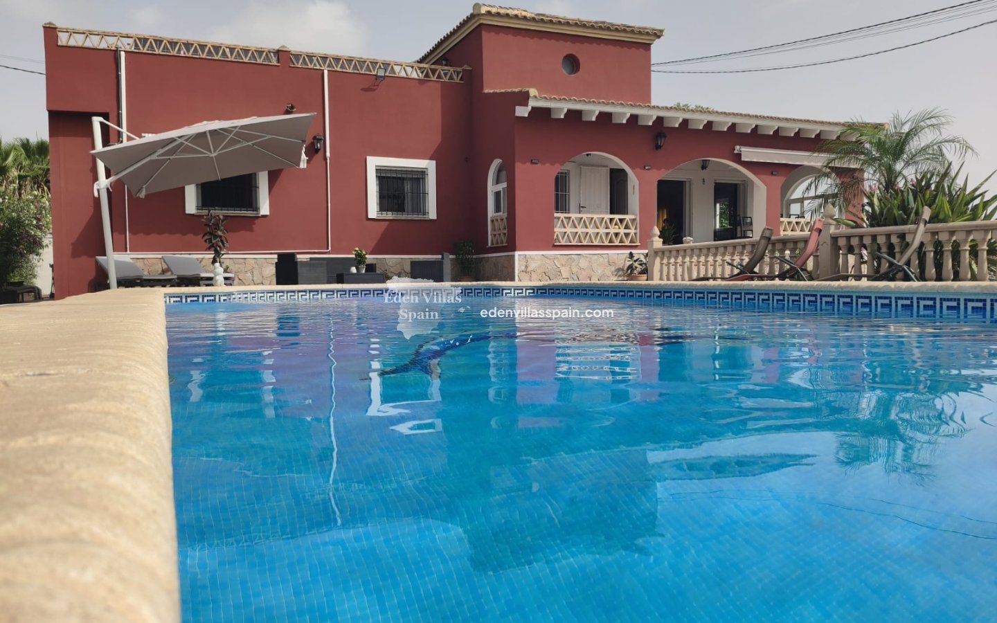 Wunderschöne Villa mit 3 Schlafzimmern, 2 Bädern, privatem Pool und Sommerküche, nur 5 Minuten von Catral entfernt