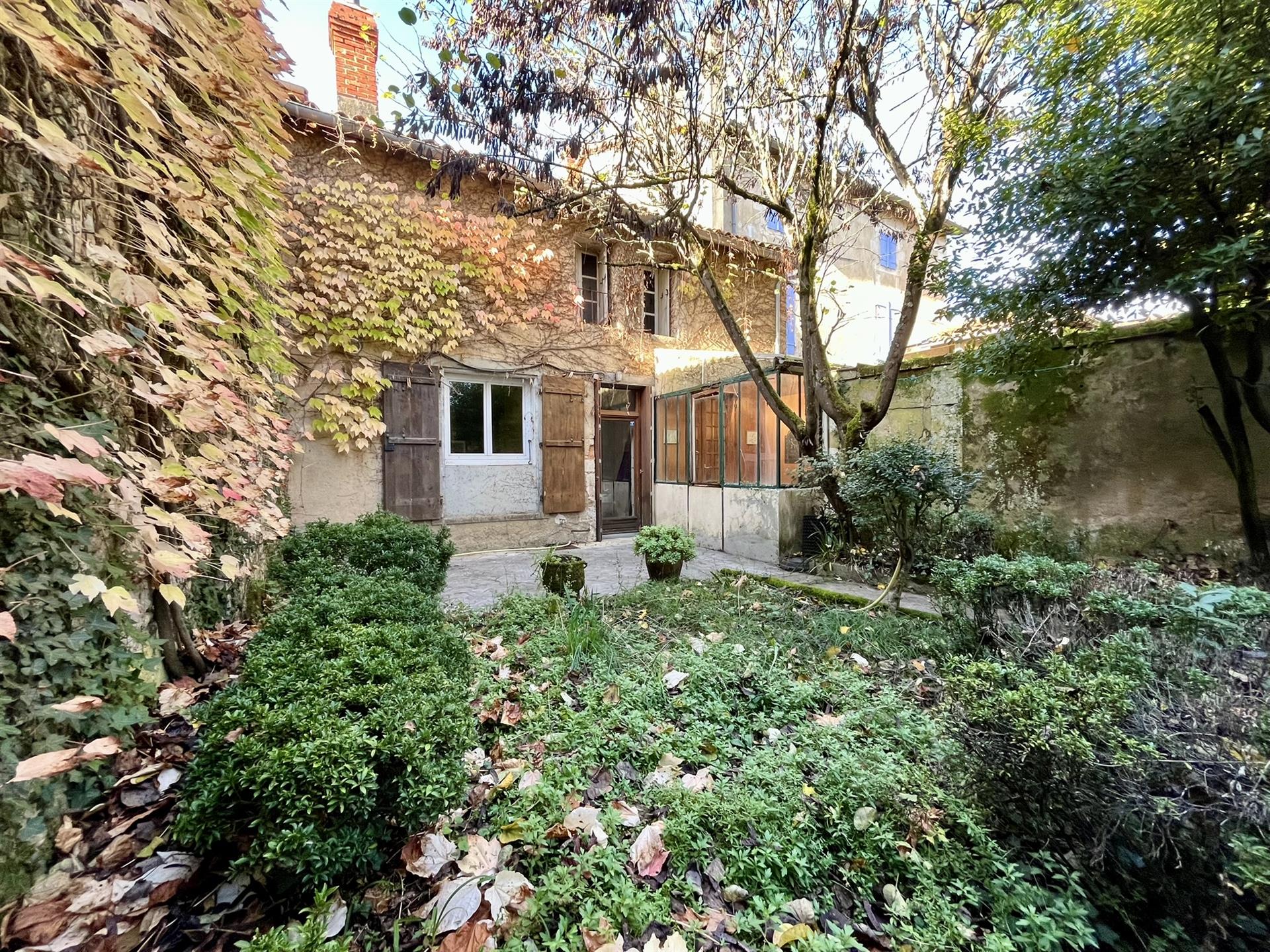 Maison à vendre, 106m², La Rochefoucauld-en-Angoumois