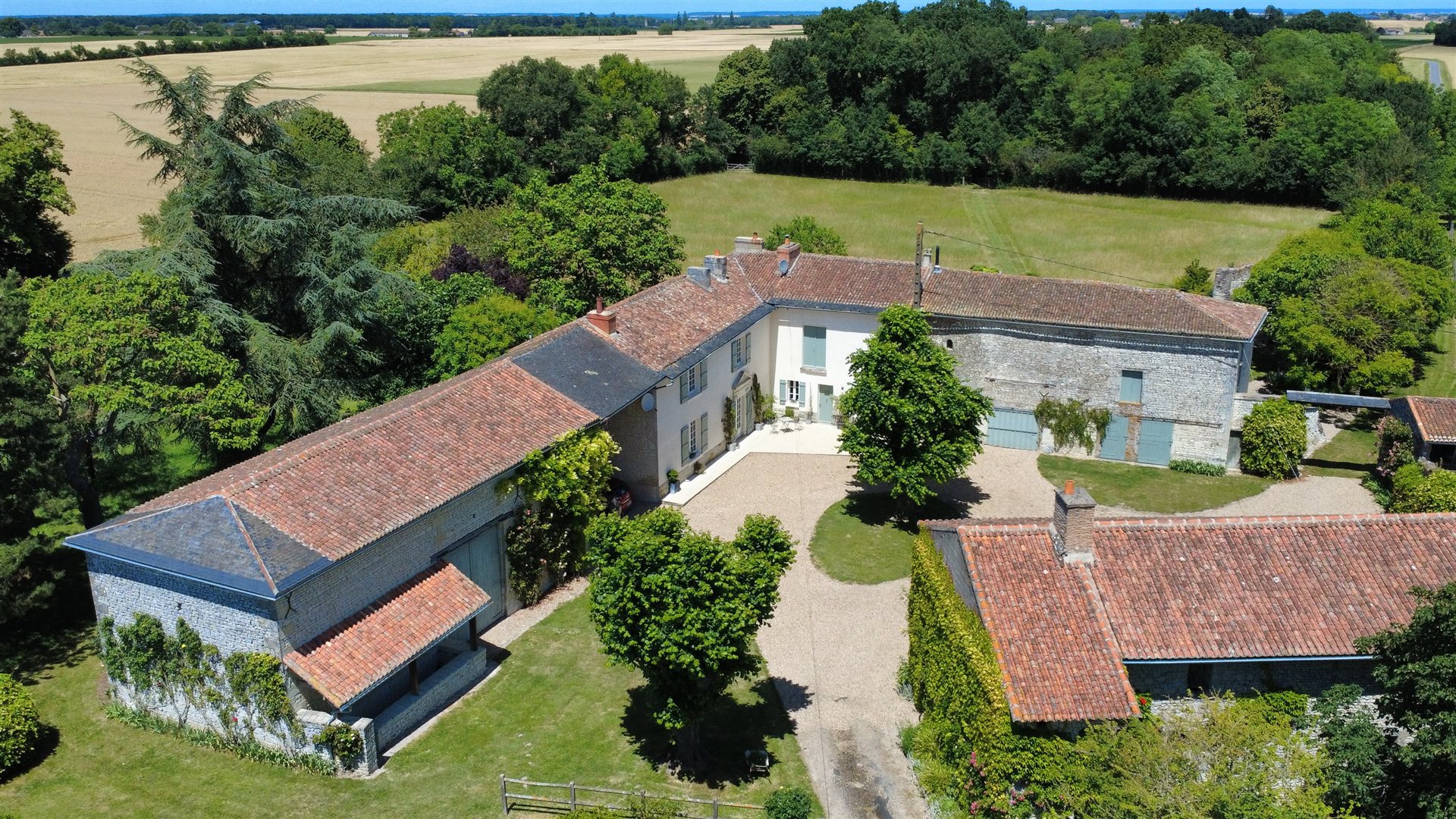 Monts-sur-Guesnes 255m²
