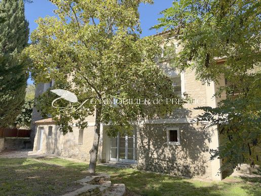 Maison 7 pièces 200 m² · à Bonnieux · 200 m² · 750 000 €