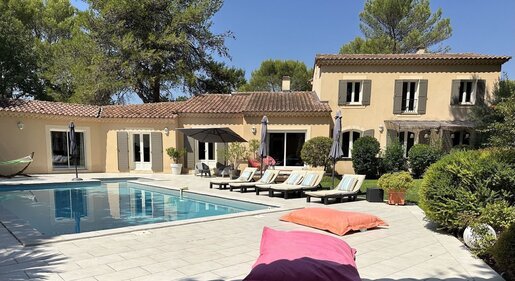 Maison 8 pièces 240 m² · à Mazan · 240 m² · 980 000 €
