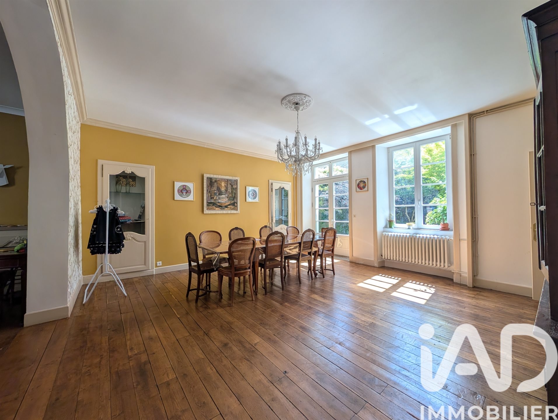 Maison à vendre, 370m², Saint-Yrieix-la-Perche