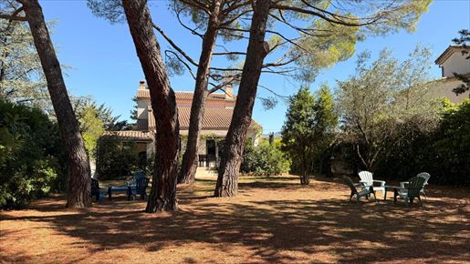 Maison 7 pièces 175 m² · à Vaison-la-Romaine · 175 m² · 690 000 €