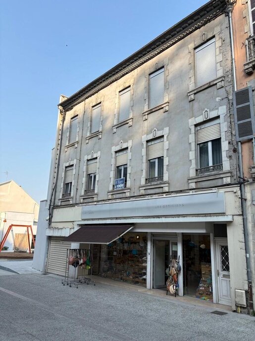 Local commercial 5 pièces 187 m² · à Oloron-Sainte-Marie · 187 m² · 320 000 €