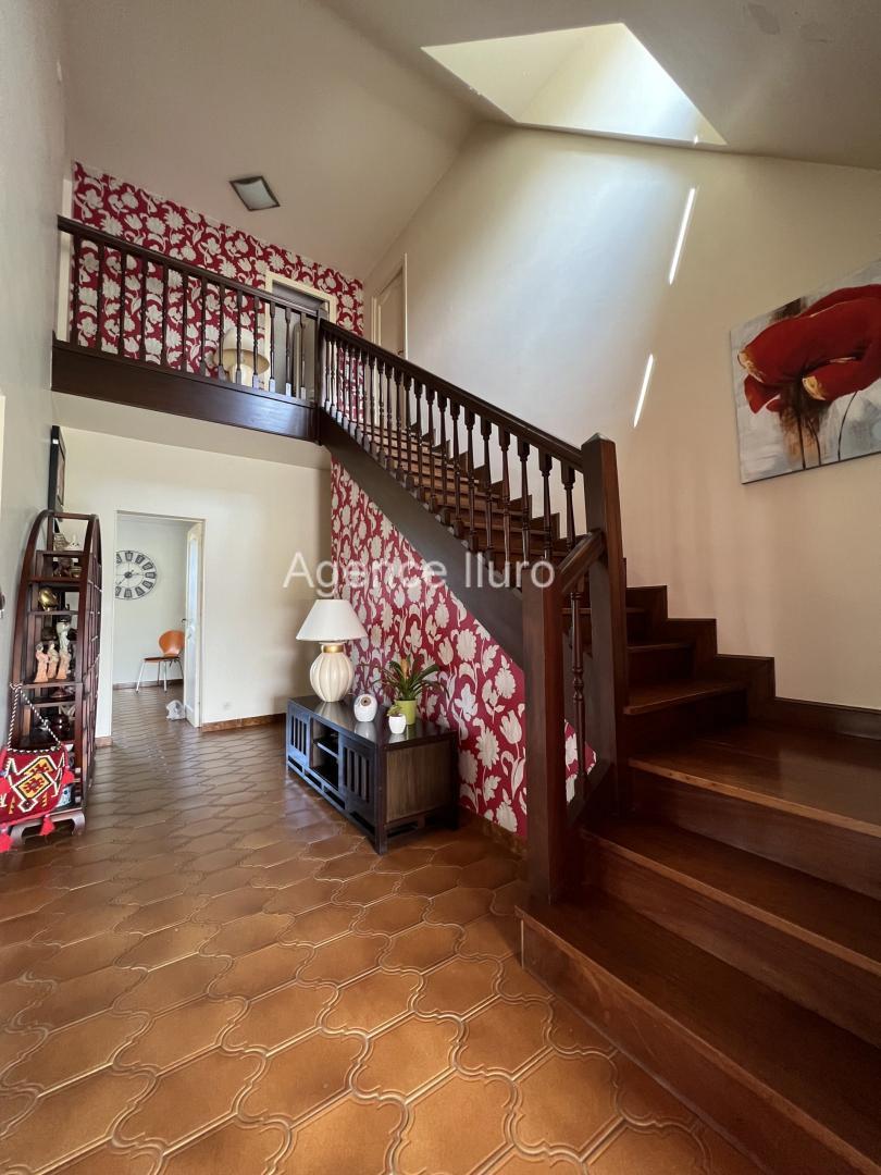 Maison à vendre, 208m², Oloron-Sainte-Marie