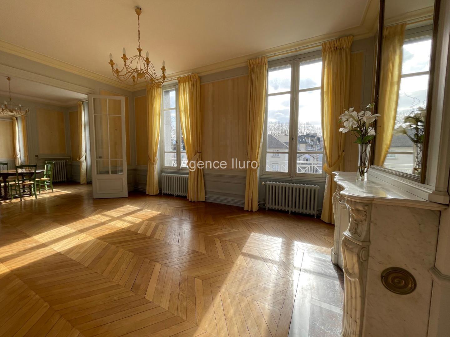 Appartement à vendre, 237m², Oloron-Sainte-Marie