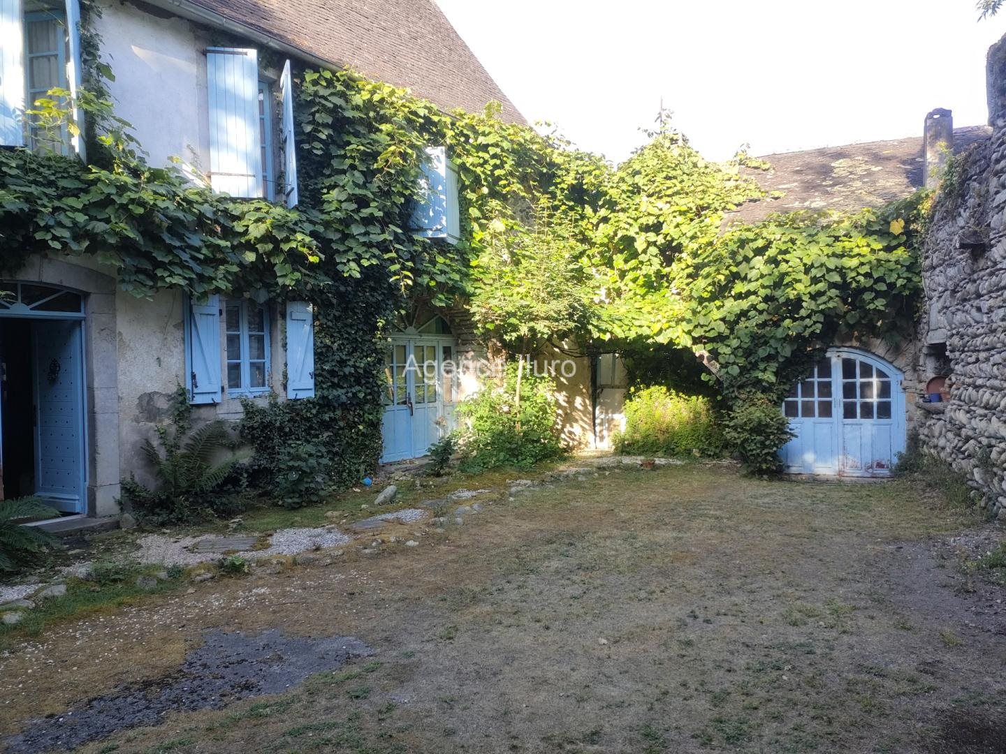 Maison à vendre, 227m², Oloron-Sainte-Marie