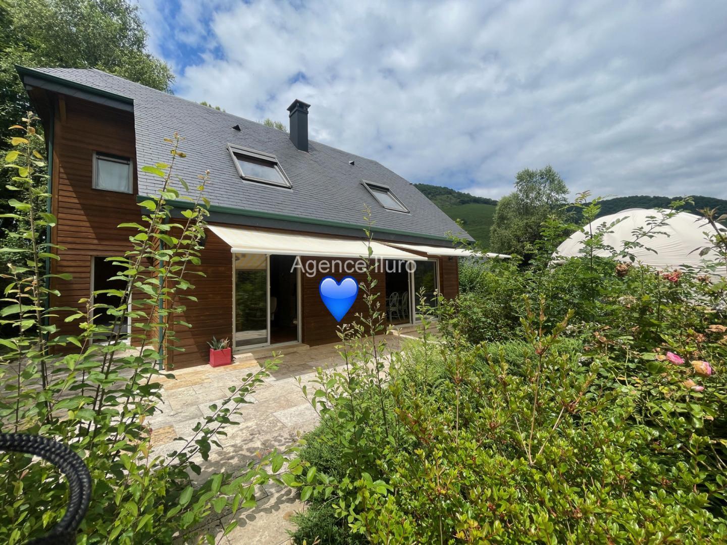 Maison à vendre, 95m², Oloron-Sainte-Marie