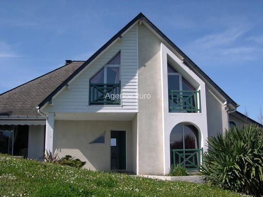 Maison 5 pièces 125 m² · à Oloron-Sainte-Marie · 125 m² · 294 900 €