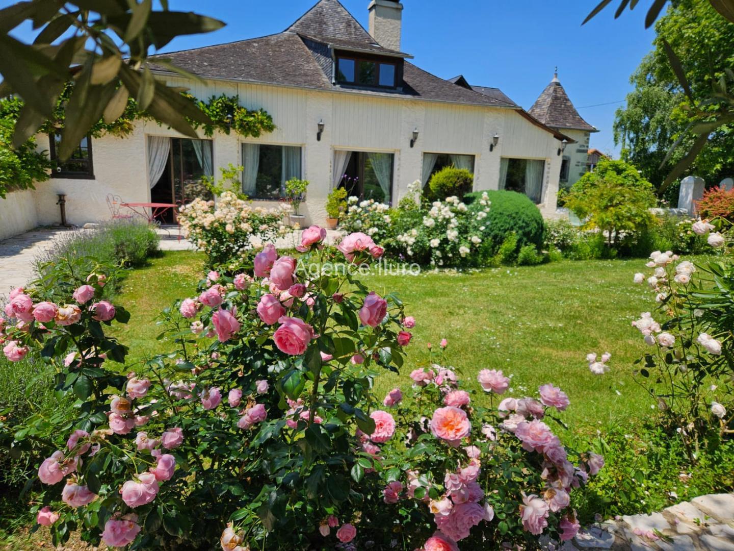Maison à vendre, 300m², Oloron-Sainte-Marie
