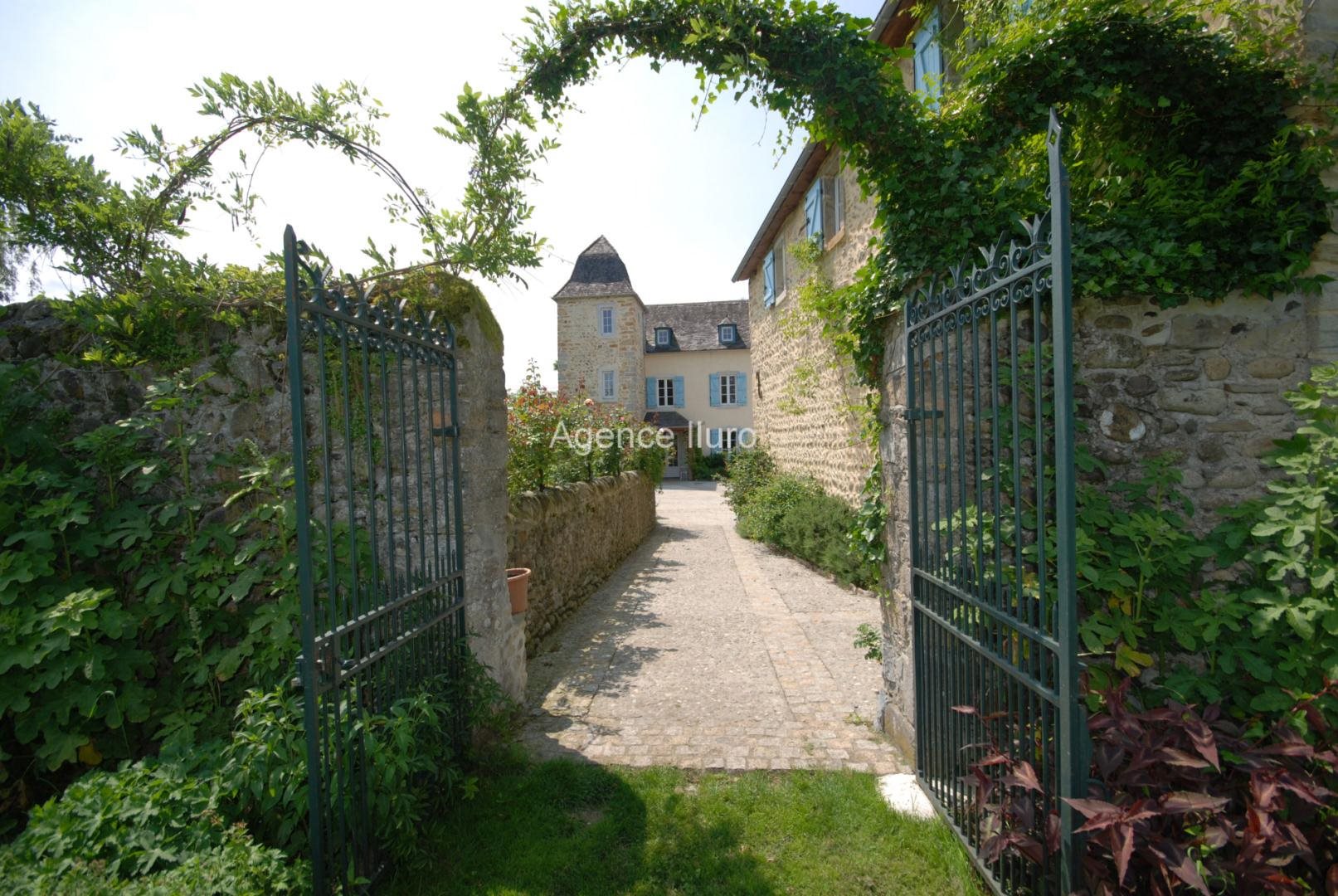 Maison à vendre, 372m², Oloron-Sainte-Marie