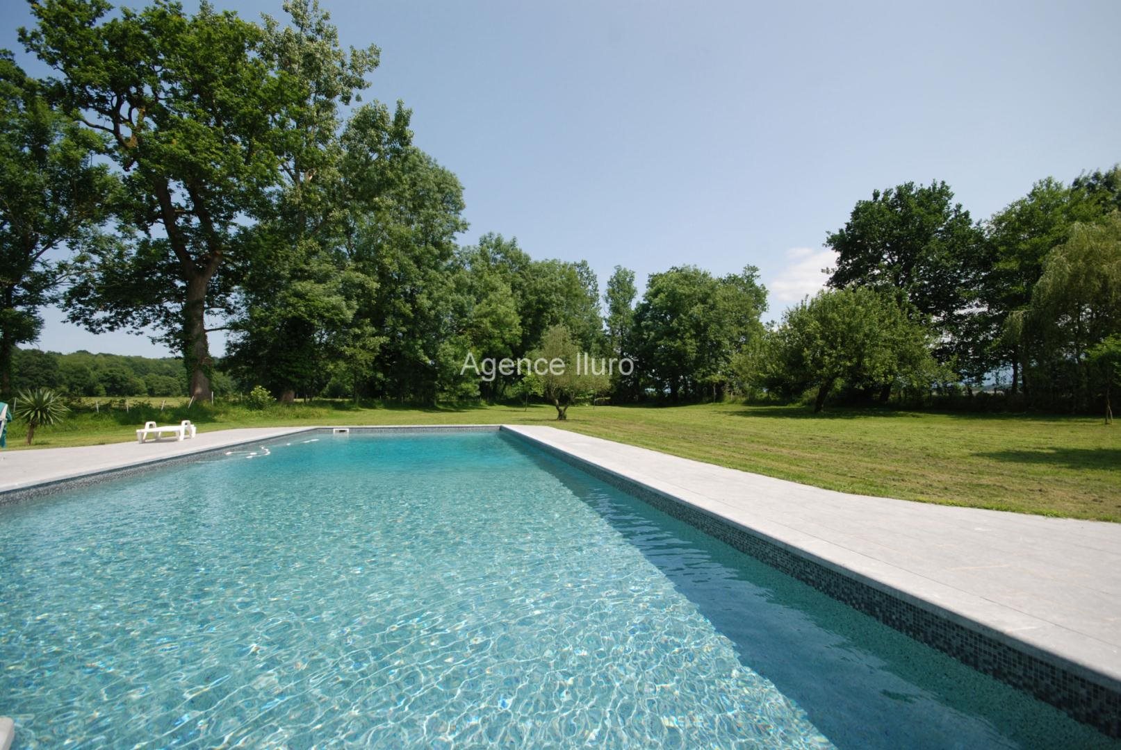 Maison à vendre, 372m², Oloron-Sainte-Marie