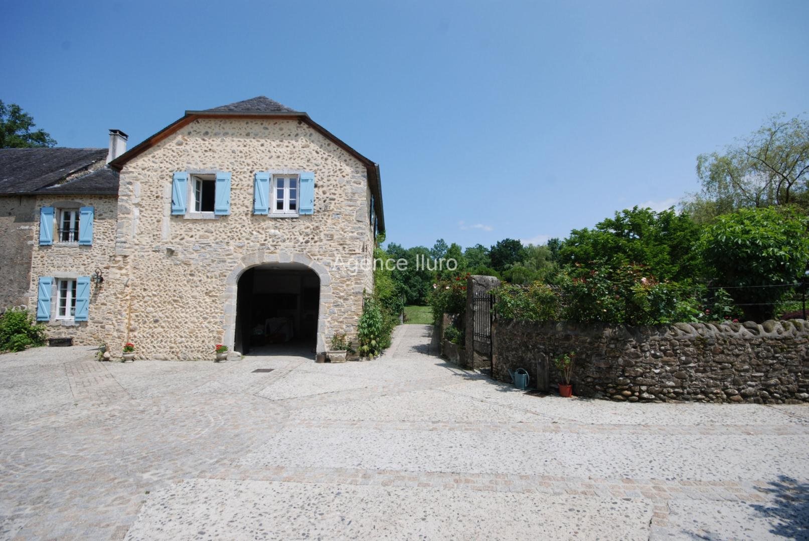 Maison à vendre, 372m², Oloron-Sainte-Marie
