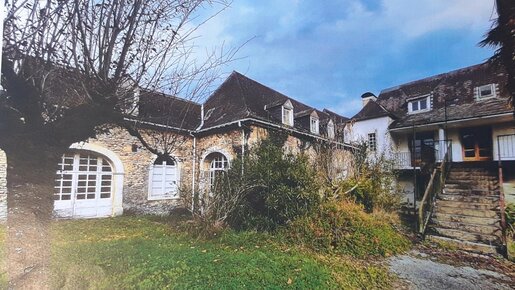 Local commercial 709 m² · à Oloron-Sainte-Marie · 709 m² · 252 000 €
