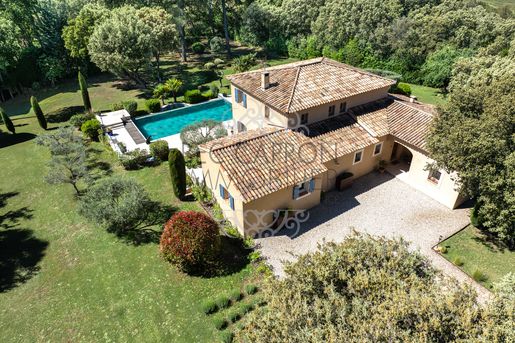 Maison 7 pièces 220 m² · à Aix-en-Provence · 220 m² · 2 500 000 €