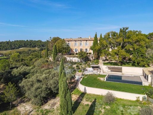 Maison 12 pièces 493 m² · à Aix-en-Provence · 493 m² · 3 380 000 €