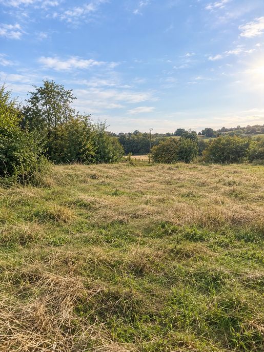 Terrain 695 m² · à Flachères · 69 000 €