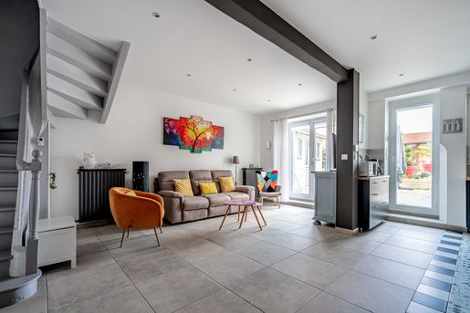 Maison 10 pièces 320 m² · à Saint-Jean-de-Bournay · 320 m² · 559 900 €