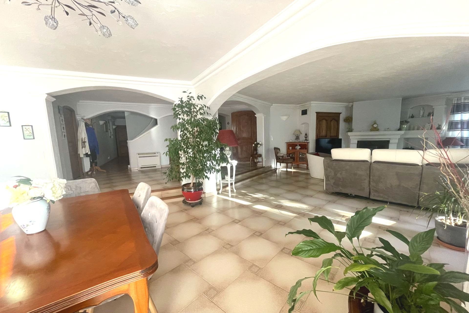 Maison à vendre, 200m², Saint-Cézaire-sur-Siagne