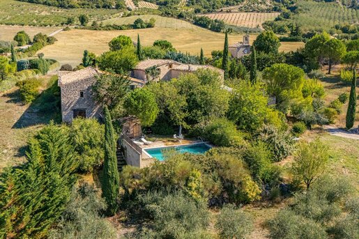 Maison 16 pièces 490 m² · à Beauvoisin · 490 m² · 1 090 000 €