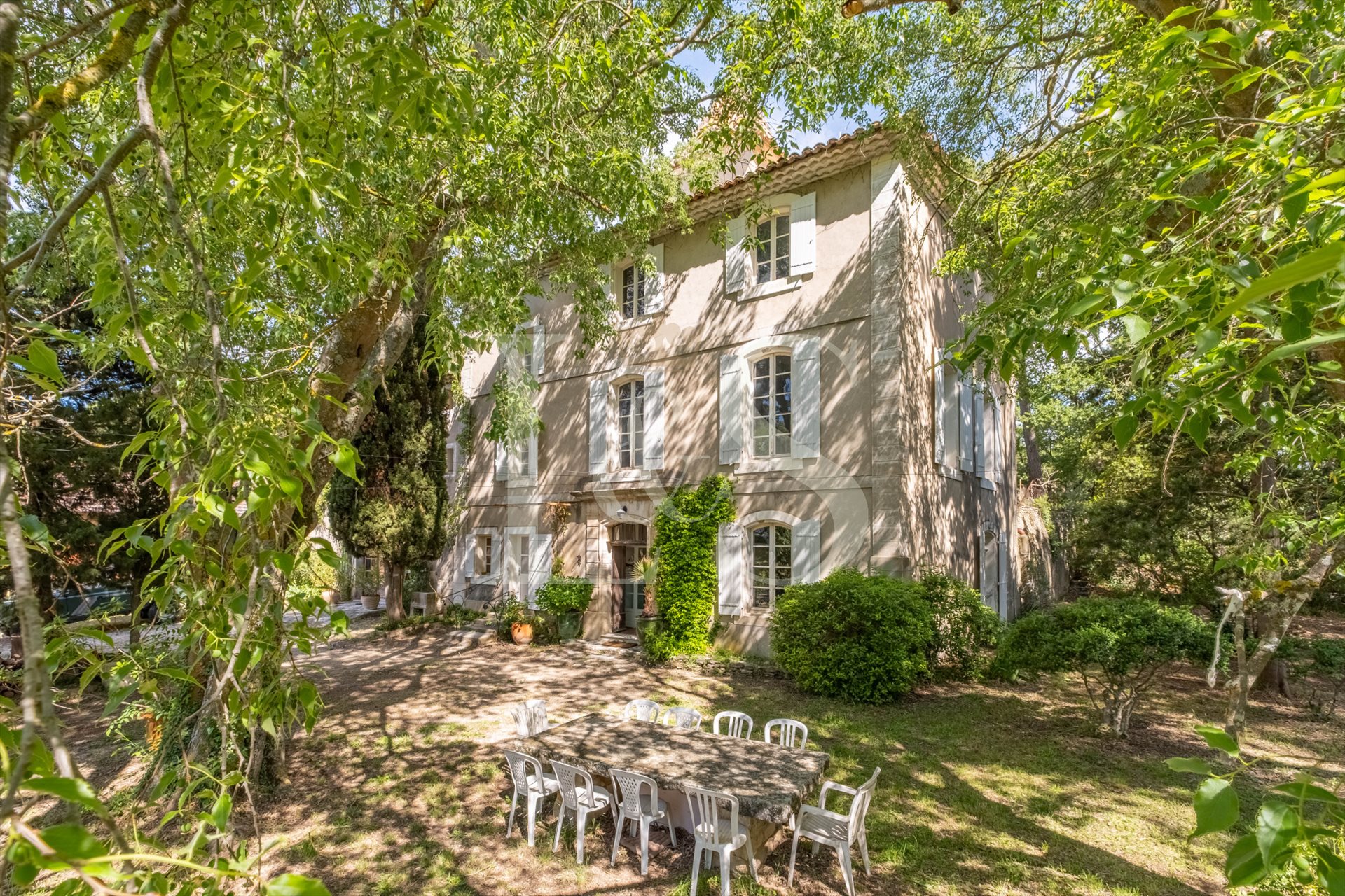 Maison à vendre, 376m², L'Isle-sur-la-Sorgue