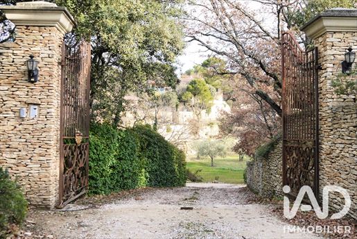 Maison 7 pièces 206 m² · à Venasque · 206 m² · 790 000 €