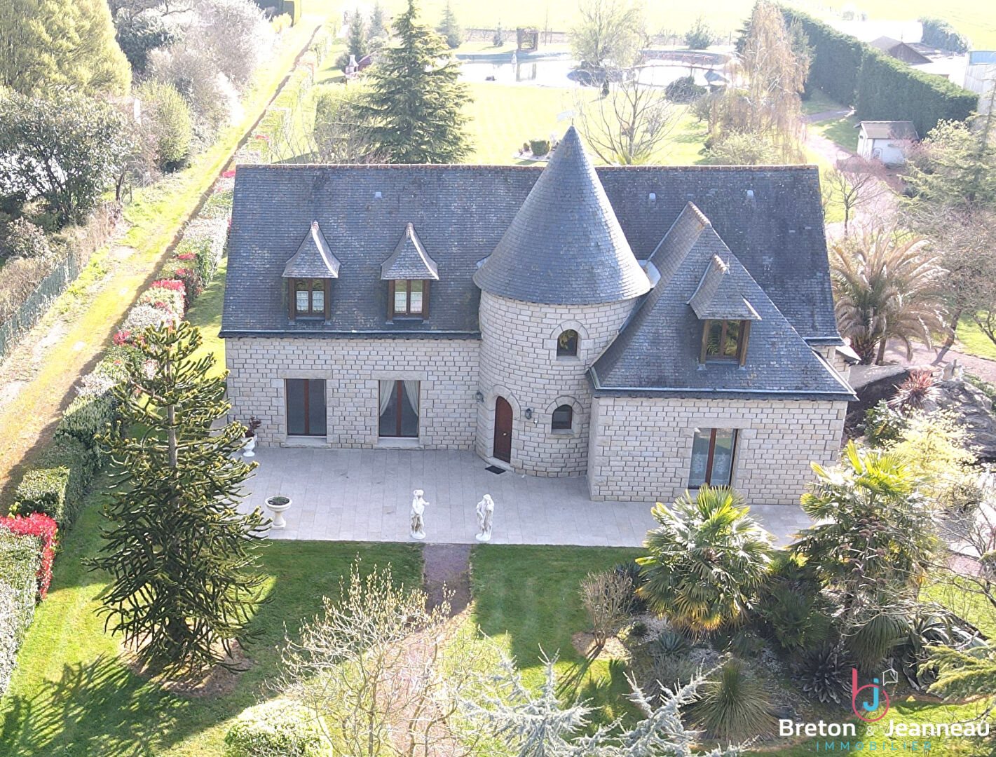 Maison à vendre, 260m², Soulgé-sur-Ouette