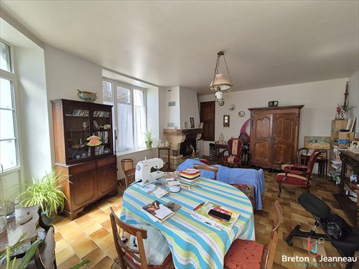 Maison 5 pièces 130 m² · à Lassay-les-Châteaux · 130 m² · 139 000 €