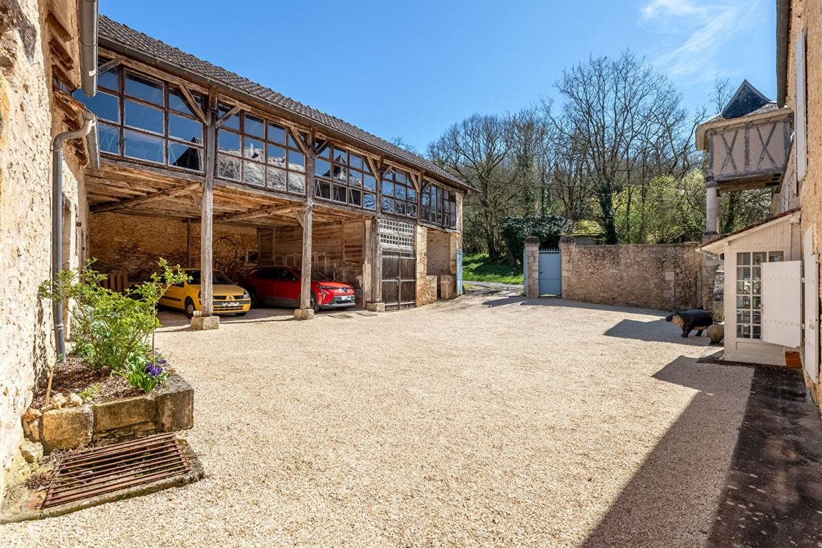 Maison à vendre, 250m², Cubjac-Auvézère-Val d'Ans