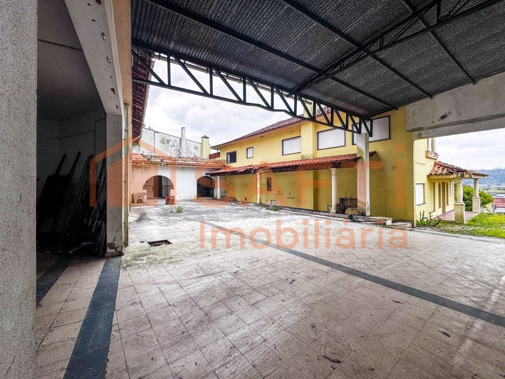 Oportunidade Única: Propriedade Mista com 3420 m2 em Caldelas - Leiria - Apenas 240.000€
