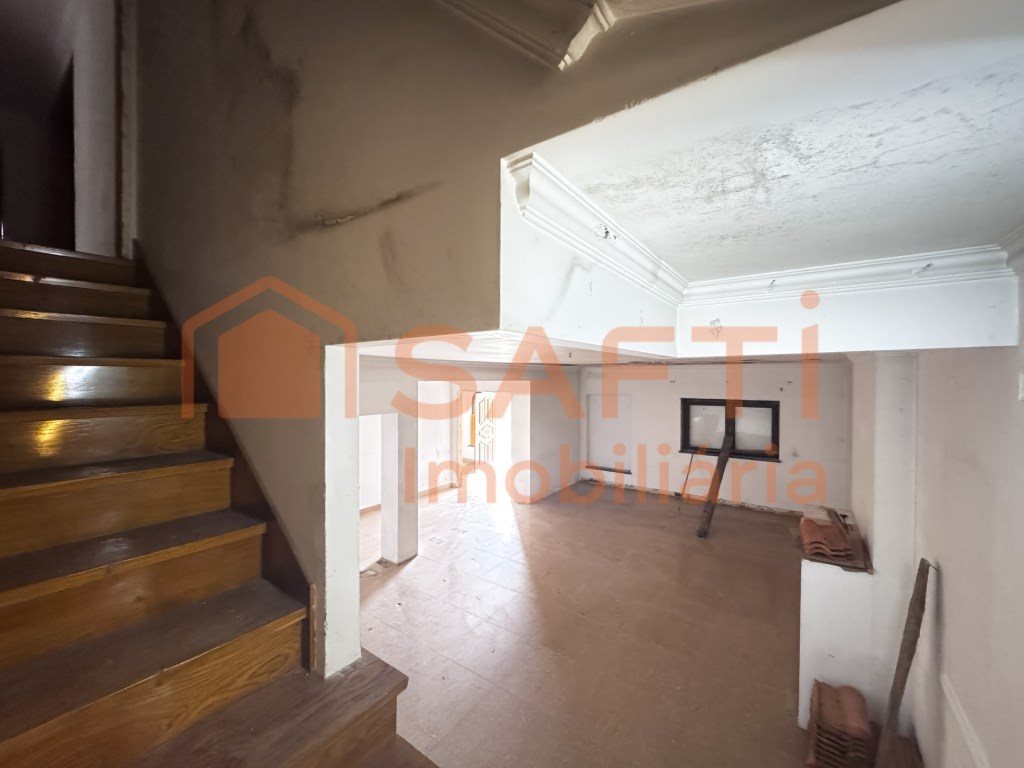 Oportunidade Única: Propriedade Mista com 3420 m2 em Caldelas - Leiria - Apenas 240.000€