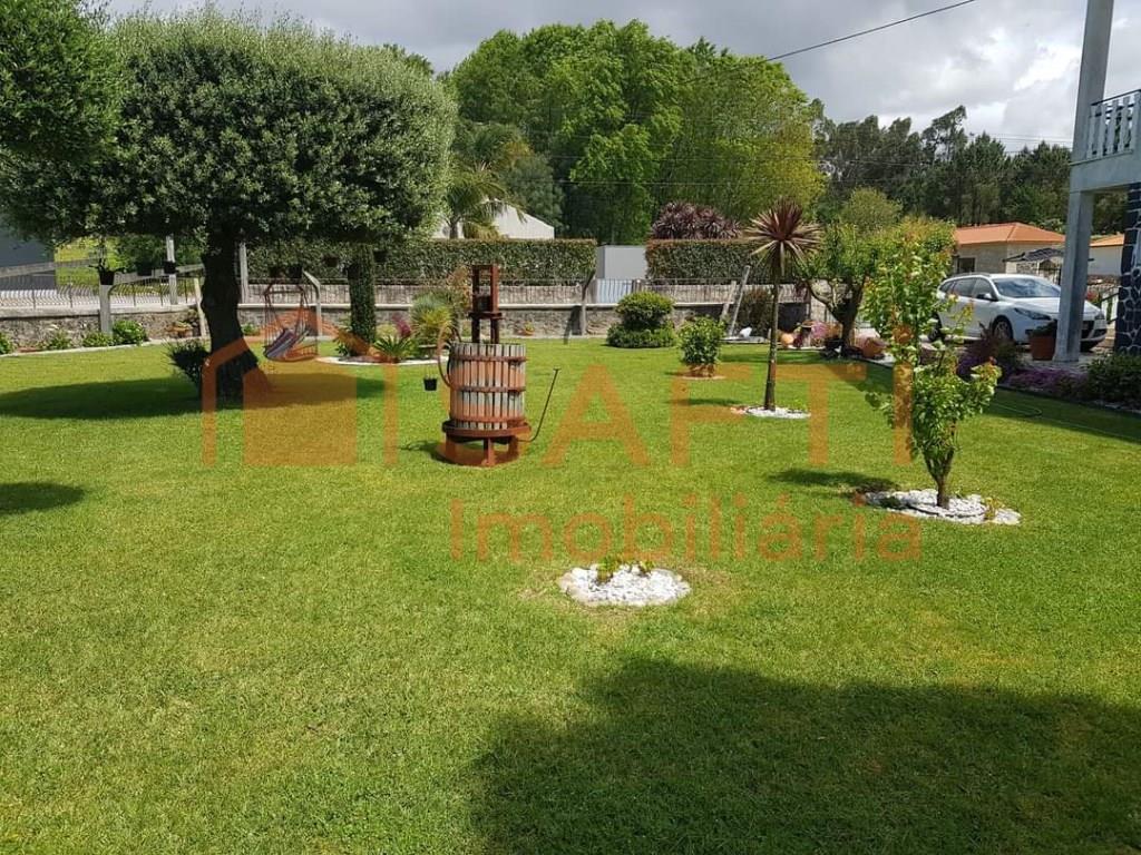 Vrijstaande woning 6 Slaapkamers Triplex Te Koop Barcelos