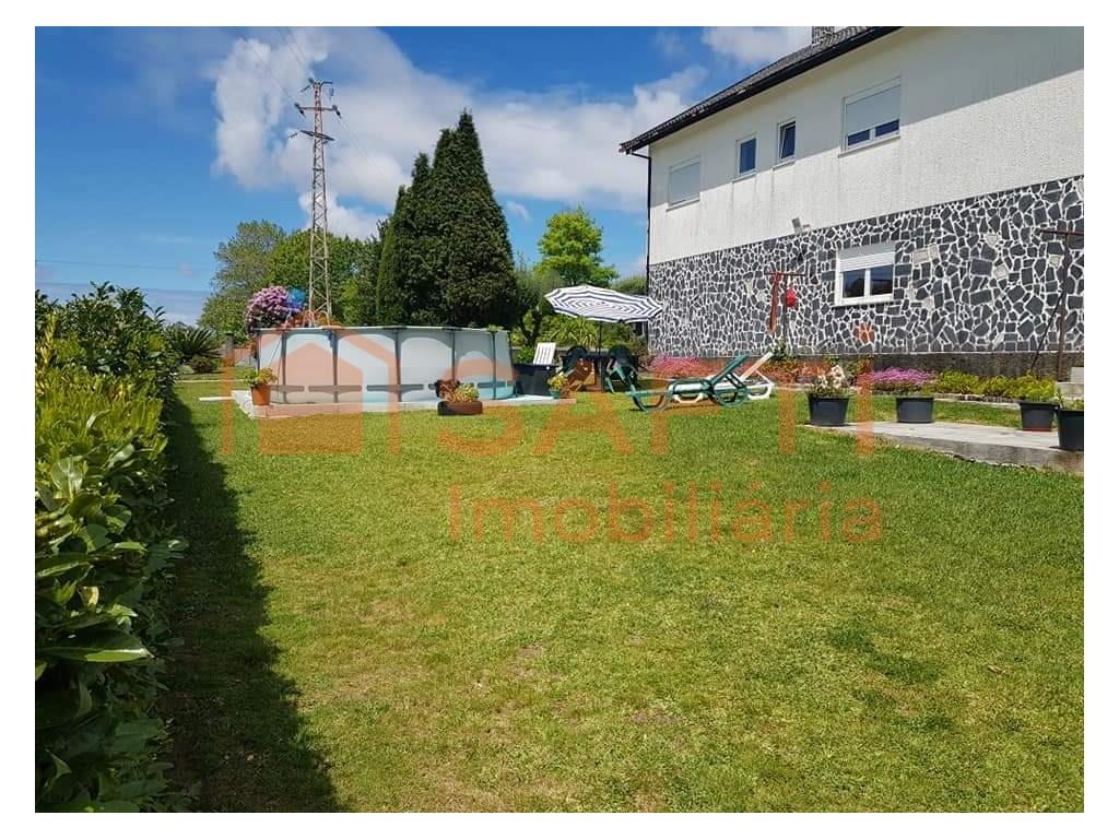 Vrijstaande woning 6 Slaapkamers Triplex Te Koop Barcelos