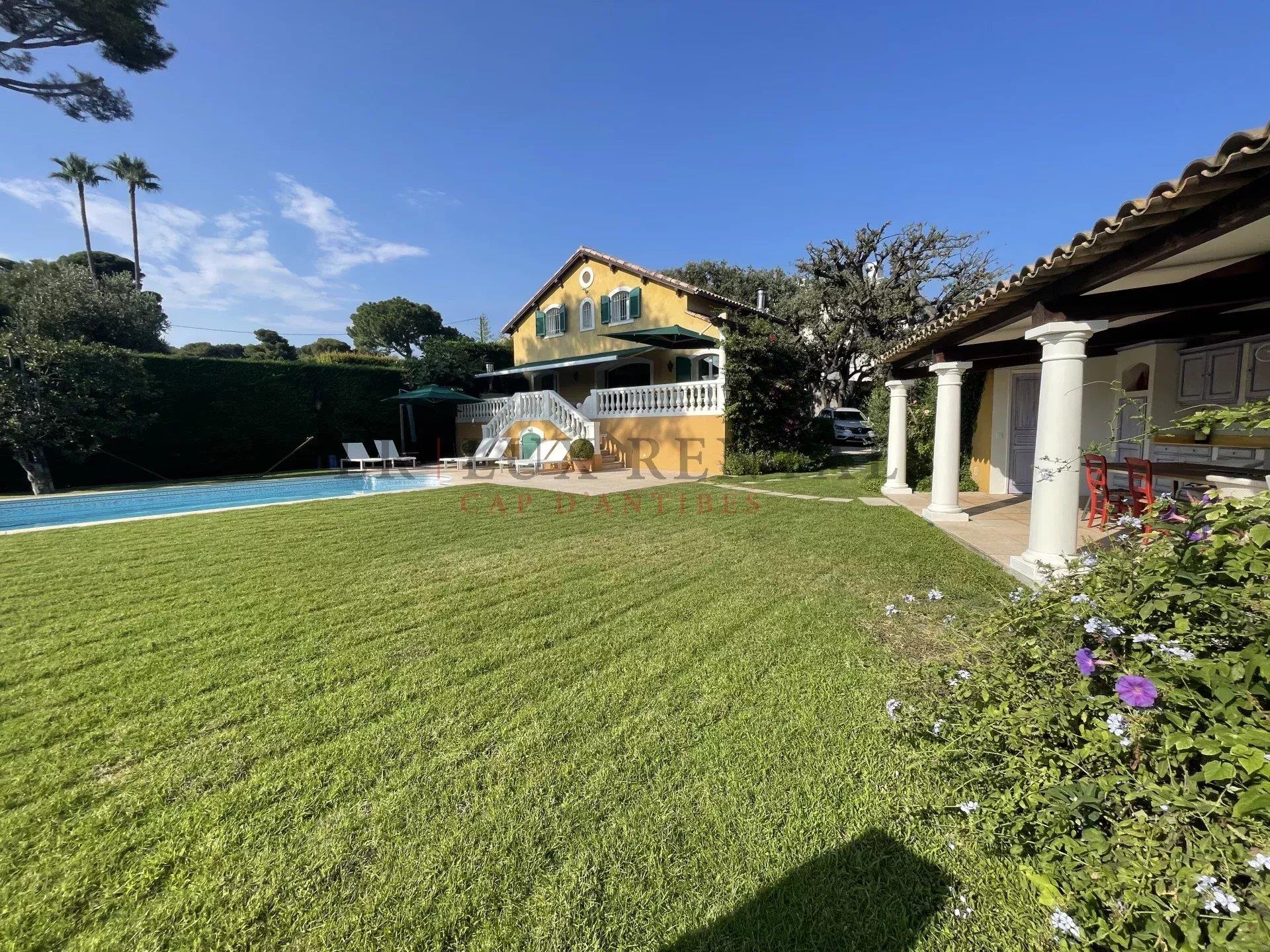 Maison à louer, 140m², Antibes
