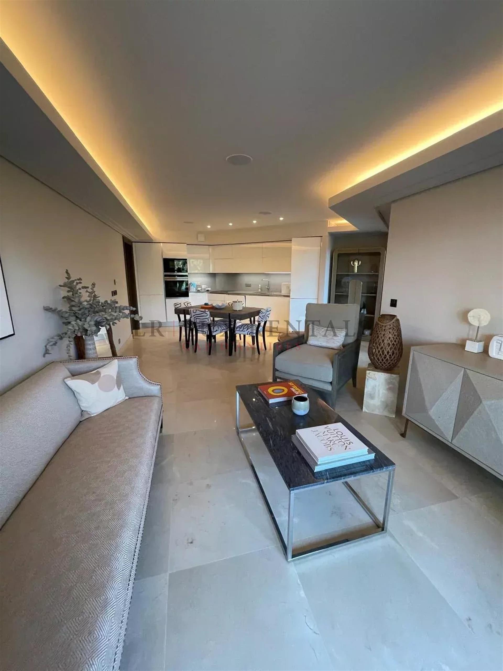 Appartement à louer, 75m², Antibes