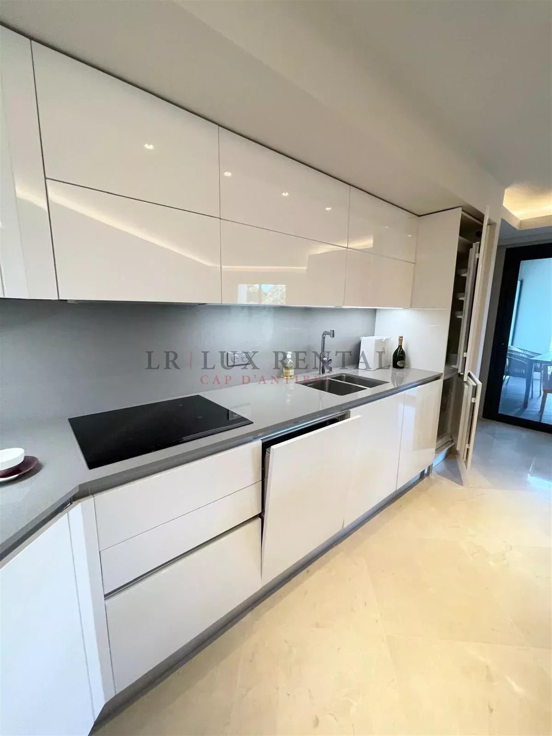 Appartement à louer, 75m², Antibes