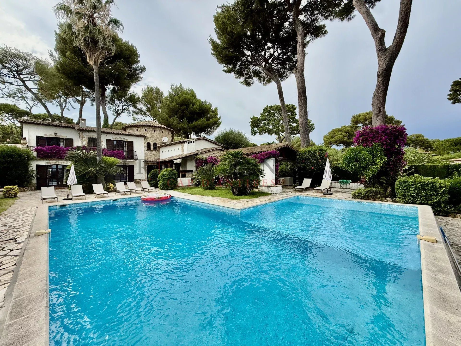 Maison à louer, 300m², Antibes