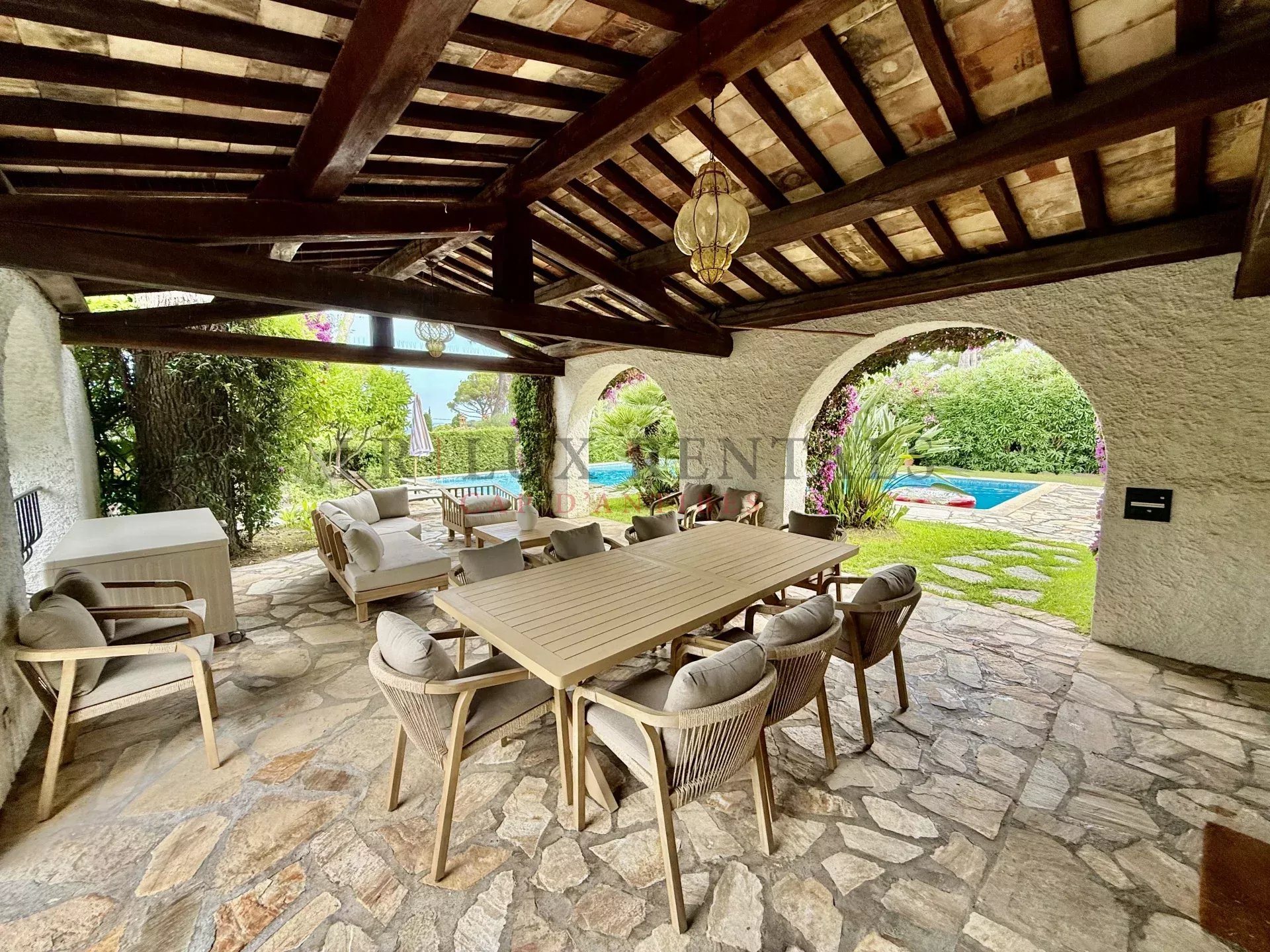 Maison à louer, 300m², Antibes