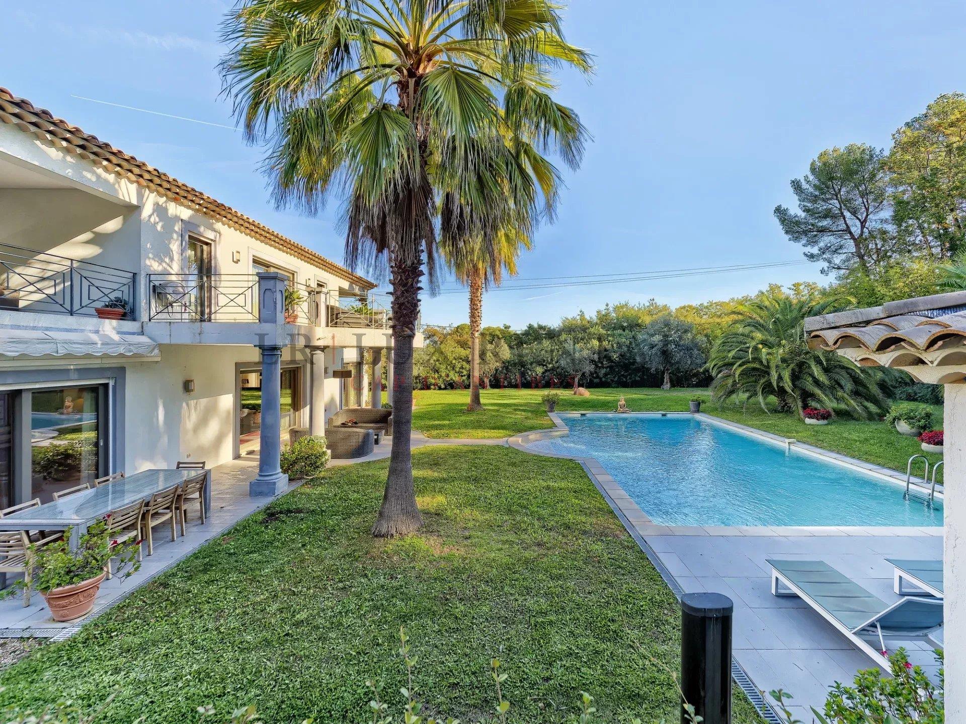 Maison à vendre, 280m², Mougins