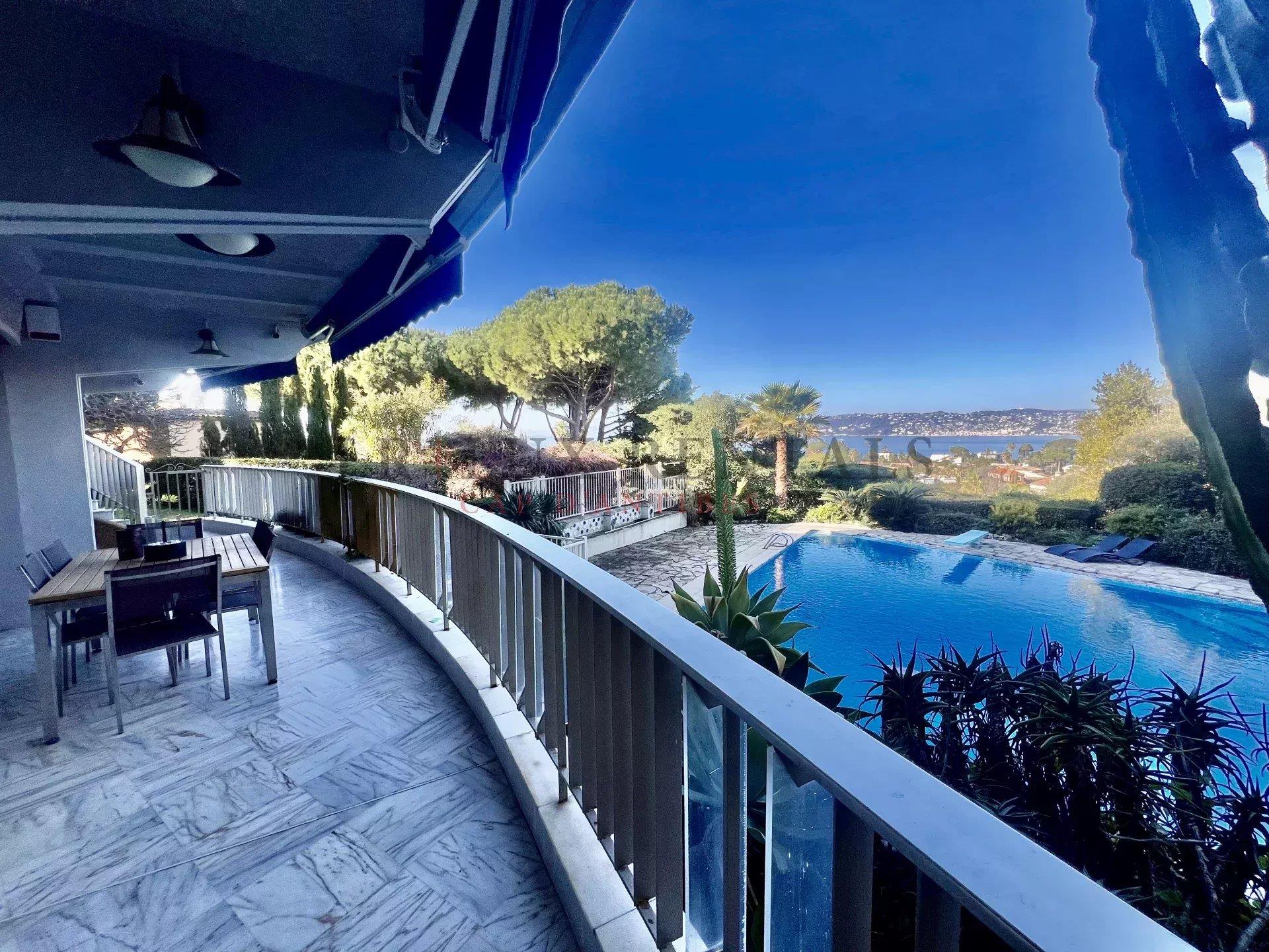 Appartement à louer, 130m², Antibes