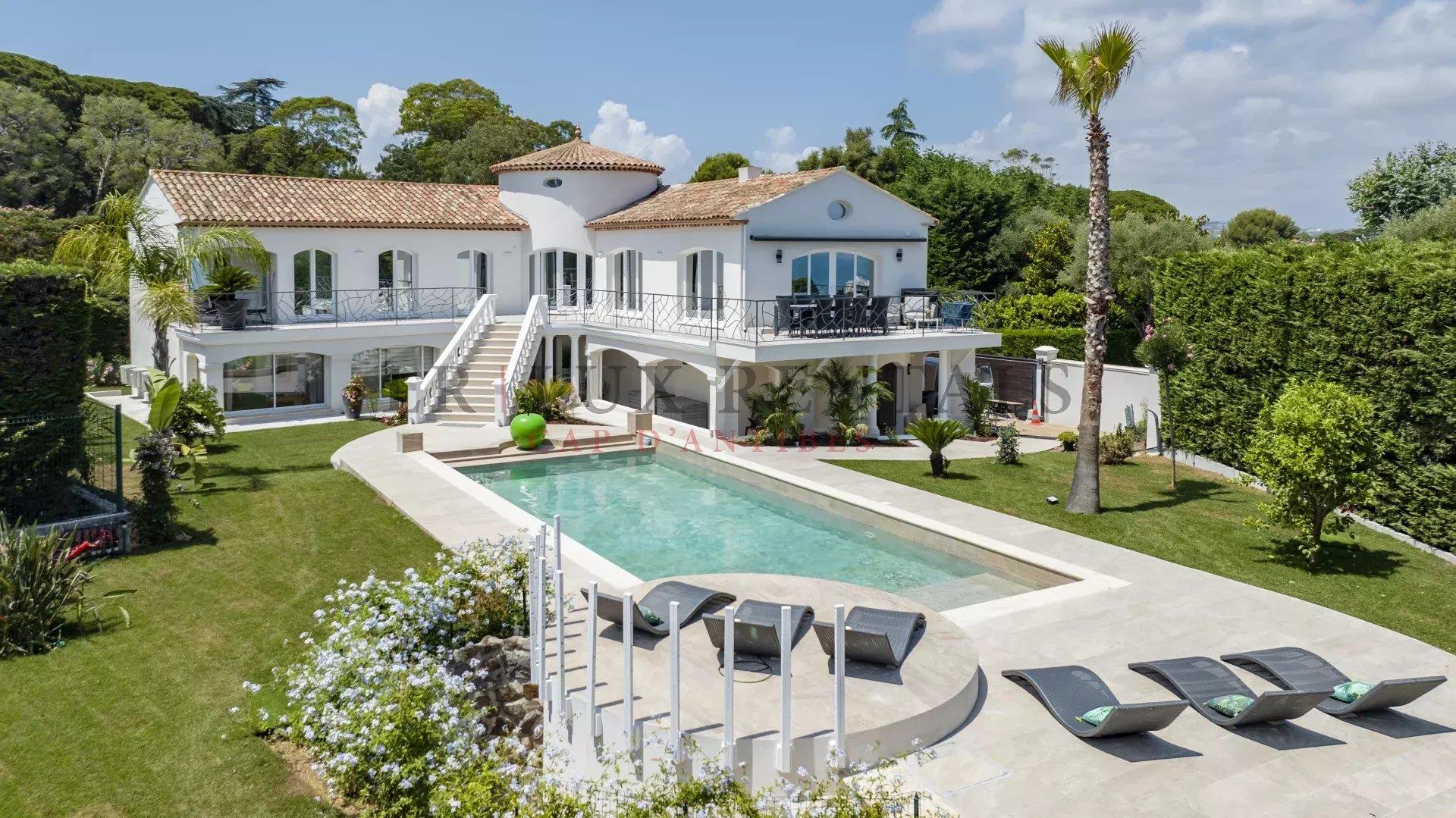Maison à louer, 280m², Antibes
