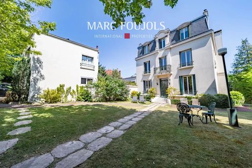 Maison 10 pièces 288 m² · à Suresnes · 288 m² · 2 990 000 €