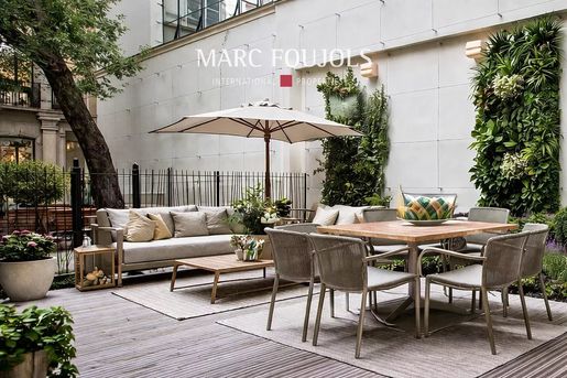 Appartement 4 pièces 158 m² · à Paris 8ème · 158 m² · 2 090 000 €