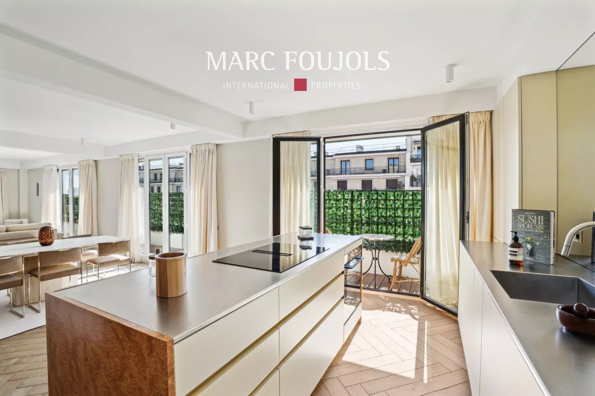 Appartement – Paris 16 - Plus